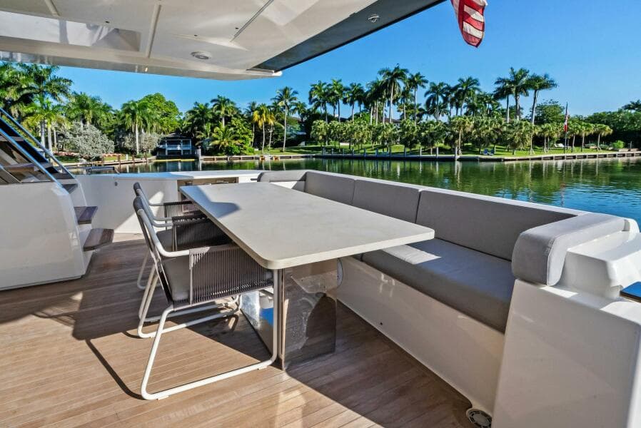 2019 Ferretti Yachts 780