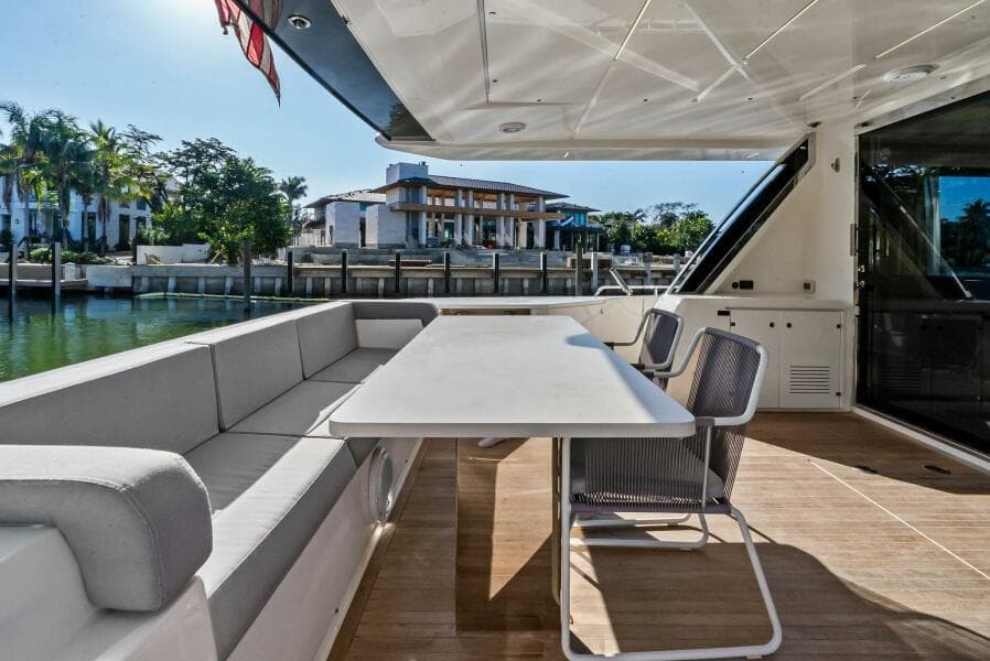 2019 Ferretti Yachts 780