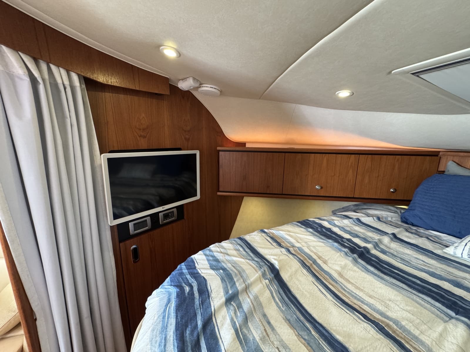 2008 Tiara Yachts 3900 Sovran - Photo 54