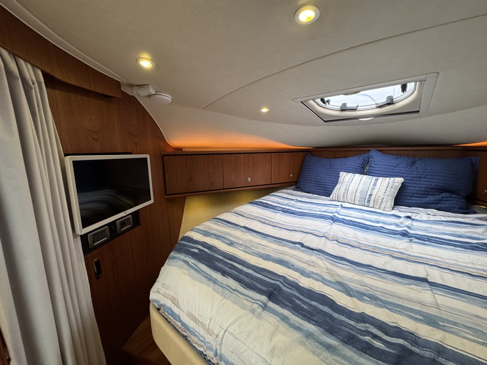 2008 Tiara Yachts 3900 Sovran - Photo 112