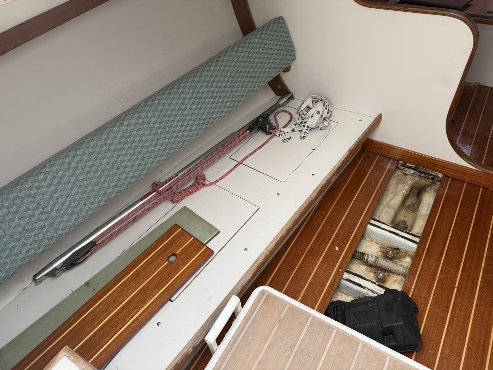 1995 Alerion 28 - Photo 11