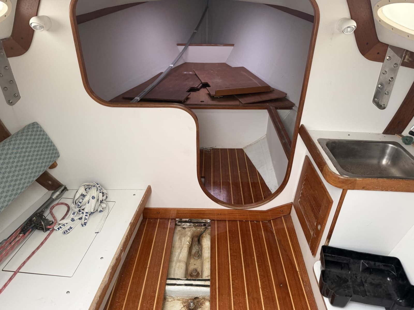 1995 Alerion 28 - Photo 10