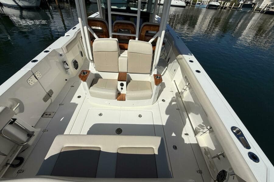 2023 Boston Whaler 360 Outrage