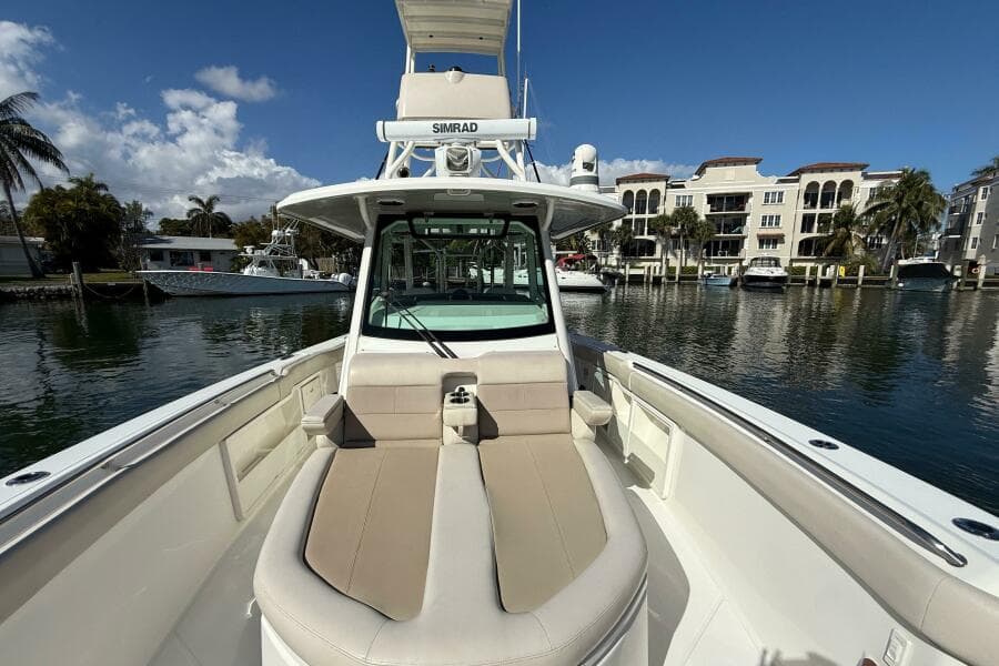 2023 Boston Whaler 360 Outrage