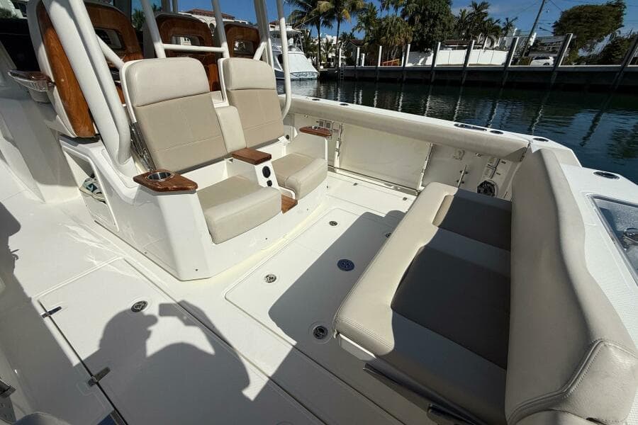 2023 Boston Whaler 360 Outrage