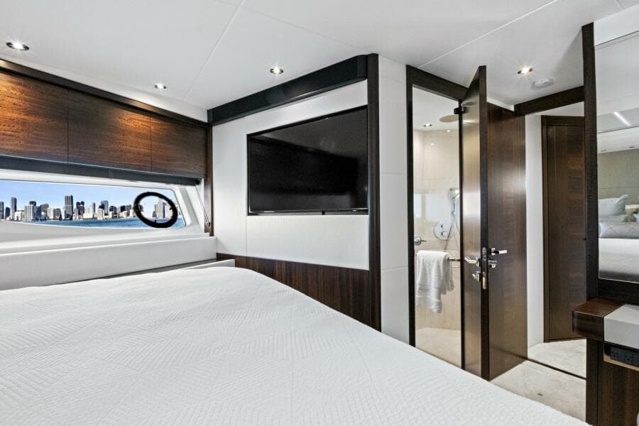 2024 Sunseeker 76 Yacht