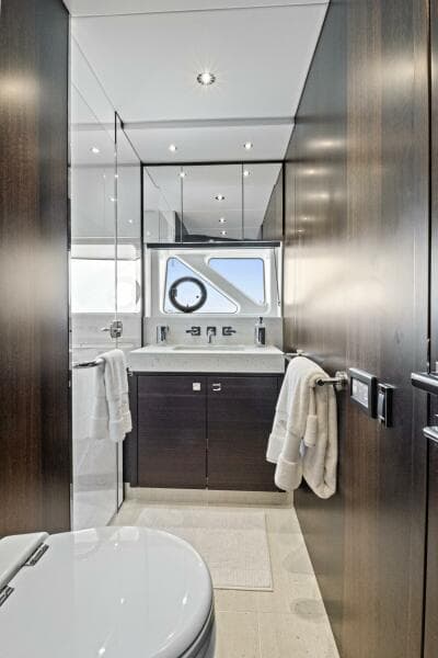 2024 Sunseeker 76 Yacht