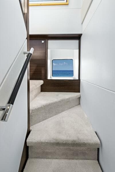 2024 Sunseeker 76 Yacht