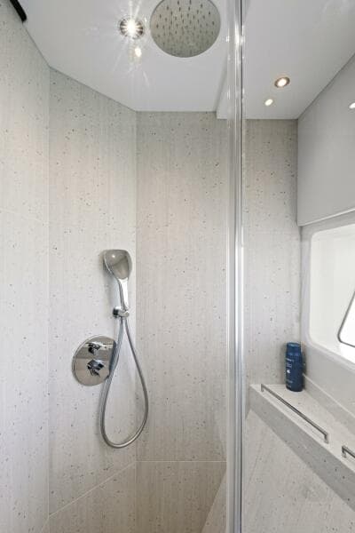 2024 Sunseeker 76 Yacht