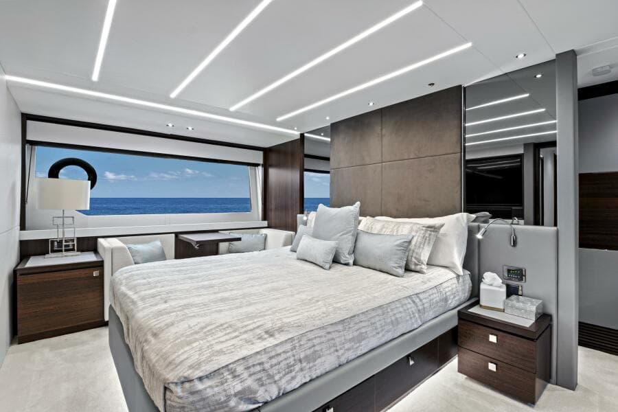 2024 Sunseeker 76 Yacht