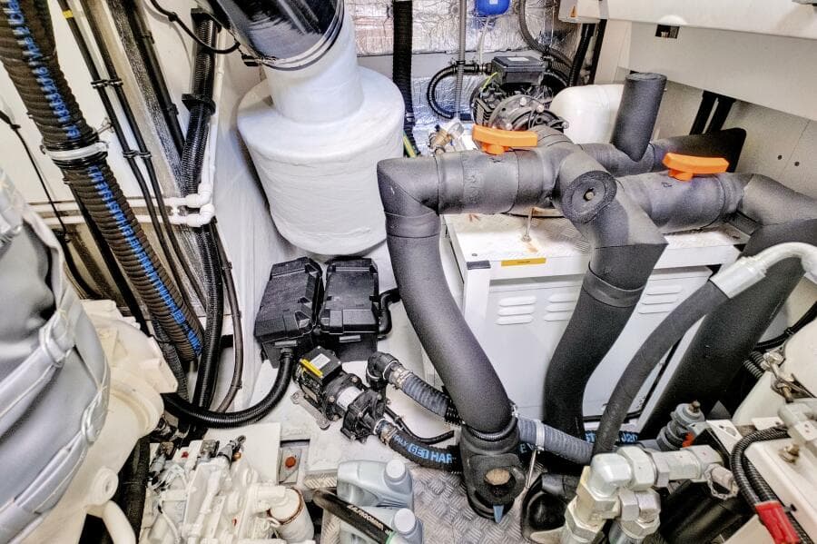 2024 Sunseeker 76 Yacht