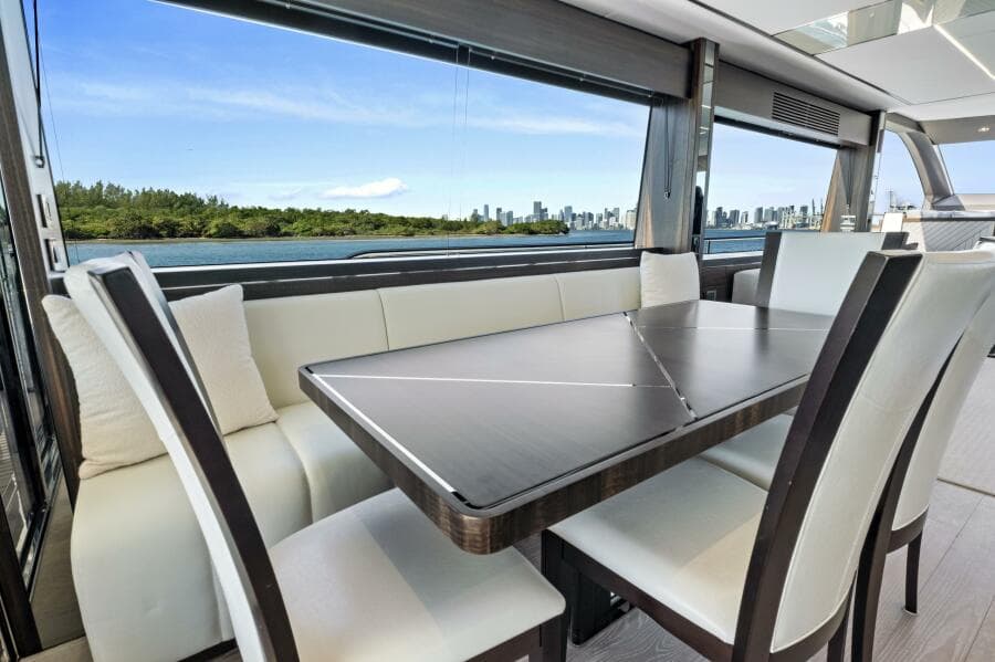 2024 Sunseeker 76 Yacht