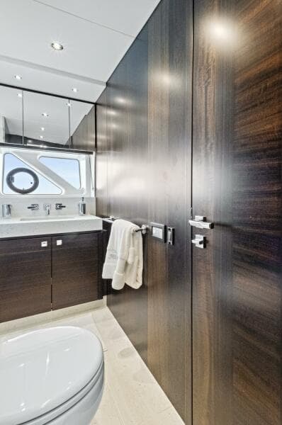 2024 Sunseeker 76 Yacht