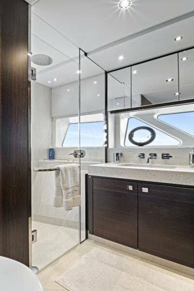 2024 Sunseeker 76 Yacht