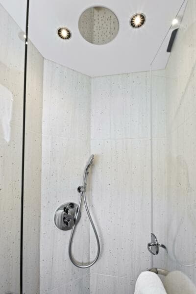 2024 Sunseeker 76 Yacht