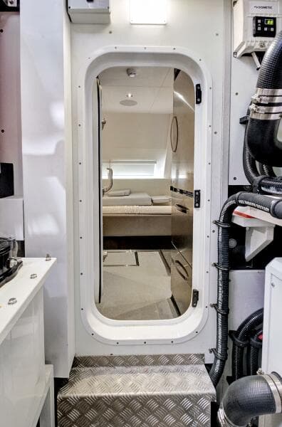 2024 Sunseeker 76 Yacht