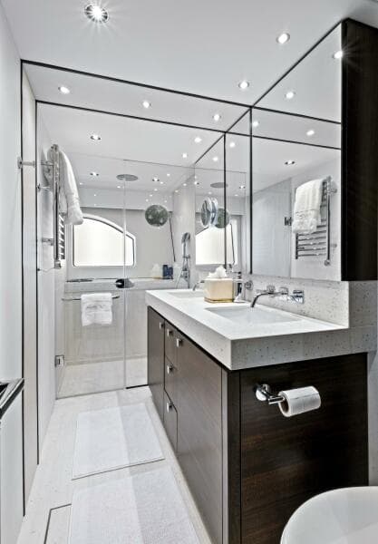 2024 Sunseeker 76 Yacht