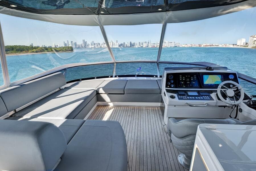2024 Sunseeker 76 Yacht
