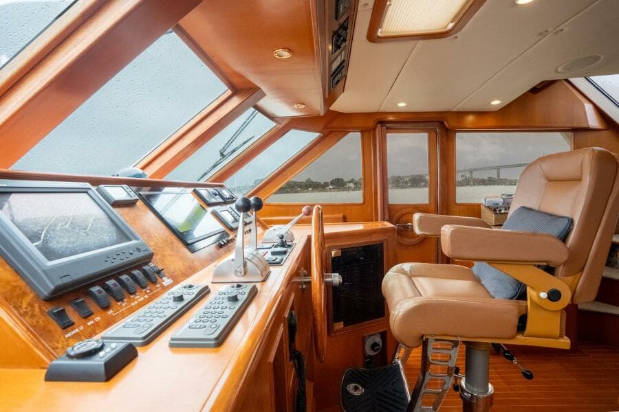 2005 Offshore Yachts Pilothouse
