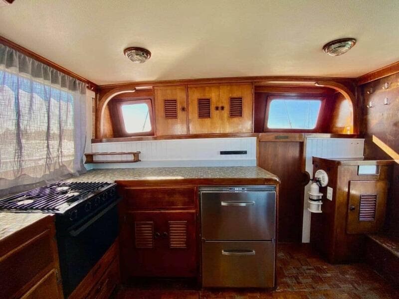 1977 Marine Trader 40 Double Cabin