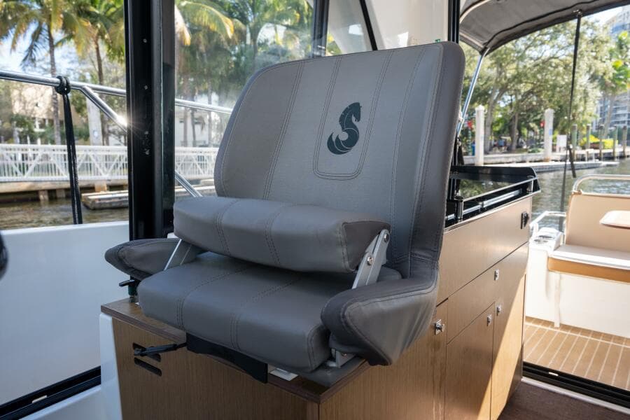 2021 Beneteau Antares 9 - Photo 31