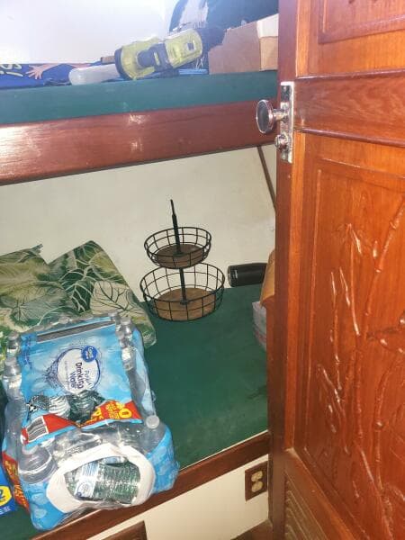 1981 CHB SEDAN-AFT CABIN