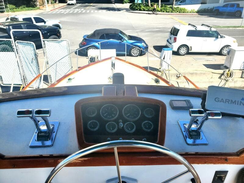 1981 CHB SEDAN-AFT CABIN