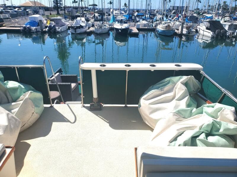 1981 CHB SEDAN-AFT CABIN