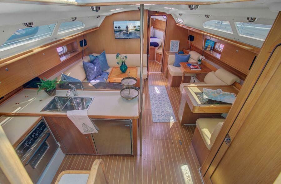 2011 Catalina 445