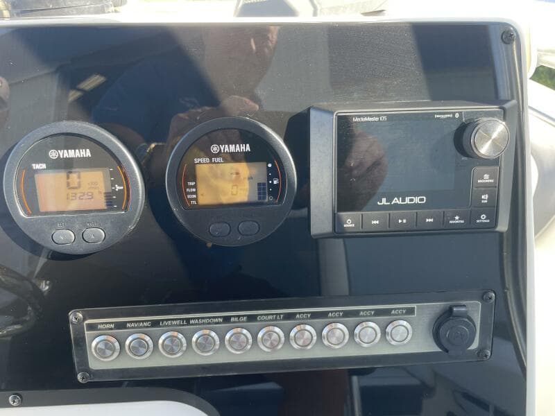 2017 Tidewater 220LXF