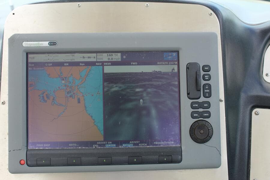 2007 Cruisers Yachts 420 Express