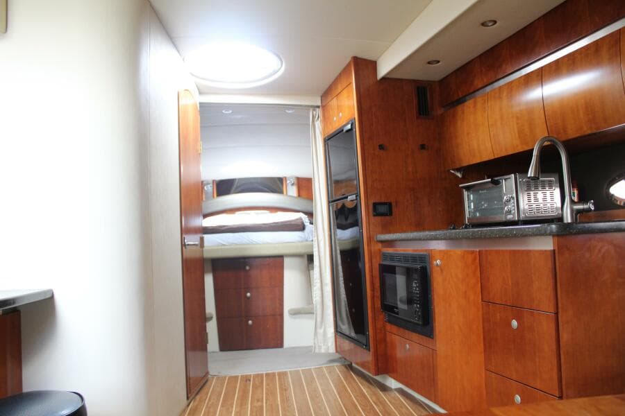 2007 Cruisers Yachts 420 Express