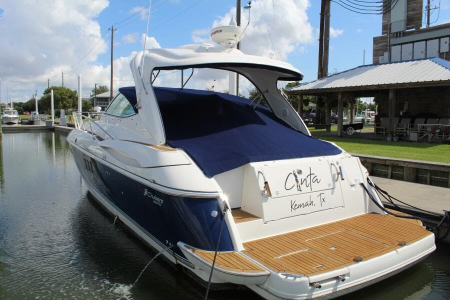 2007 Cruisers Yachts 420 Express