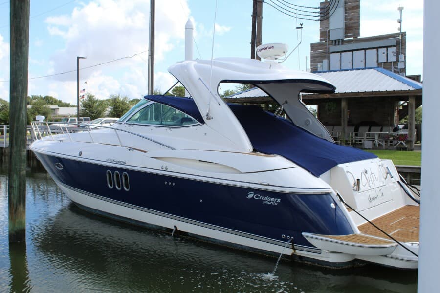 2007 Cruisers Yachts 420 Express