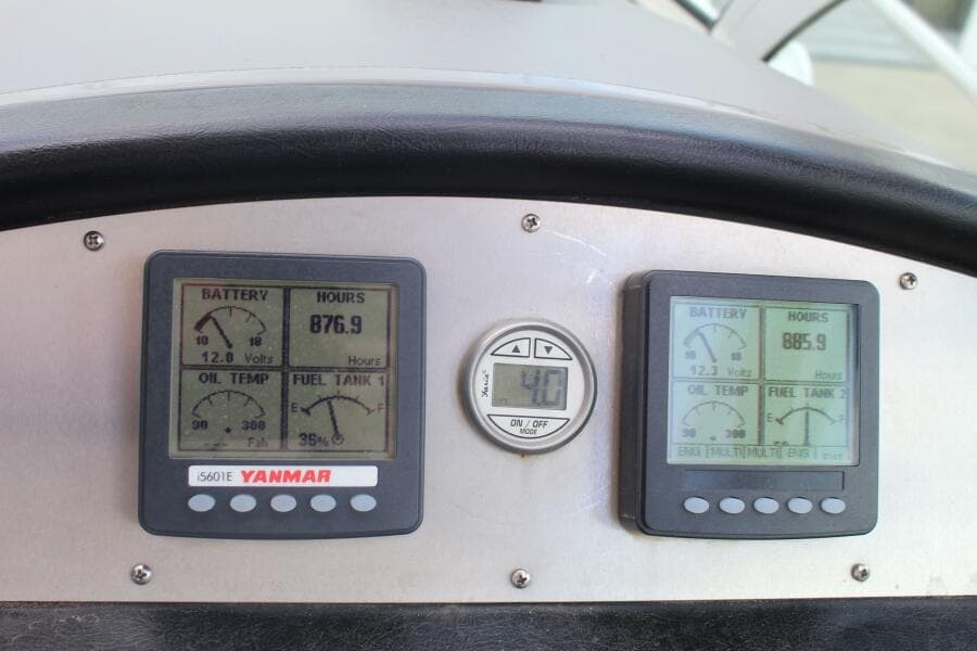 2007 Cruisers Yachts 420 Express