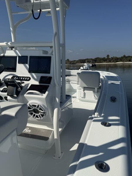 2025 Yellowfin 26 Hybrid