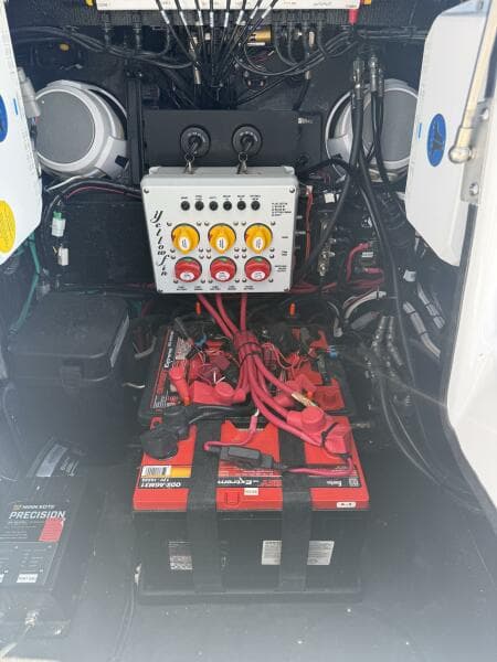 2025 Yellowfin 26 Hybrid