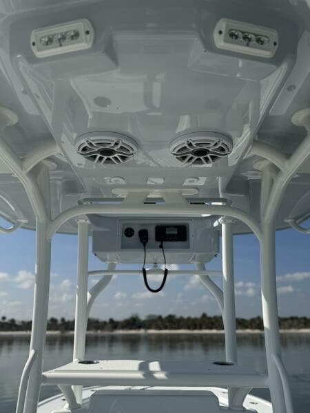 2025 Yellowfin 26 Hybrid