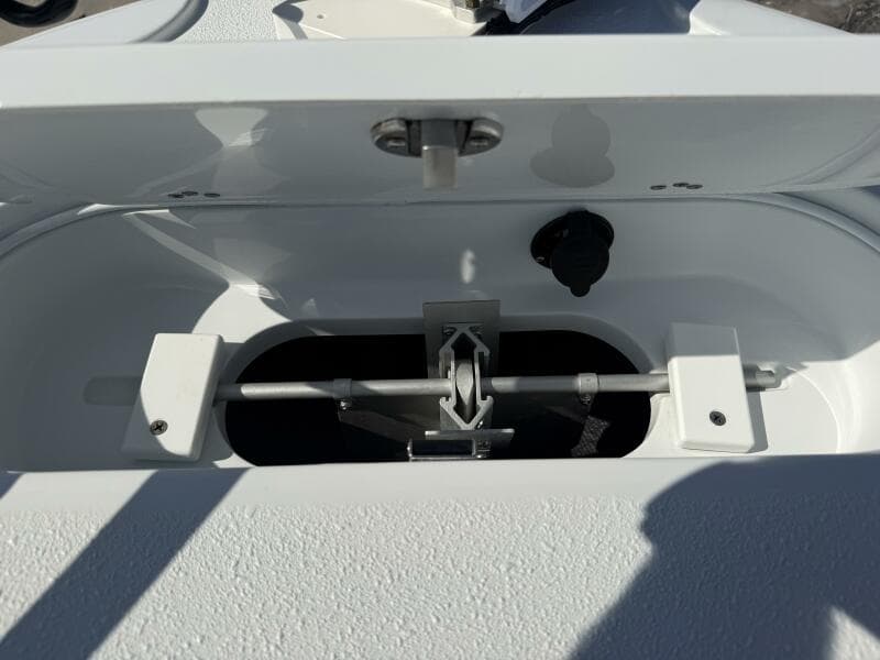 2025 Yellowfin 26 Hybrid