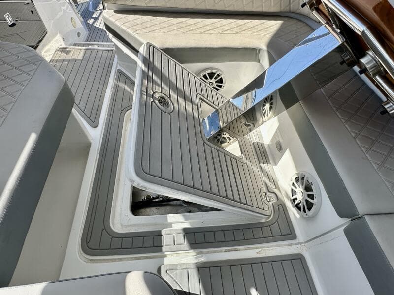 NX 360 Sports Coupe - Cockpit