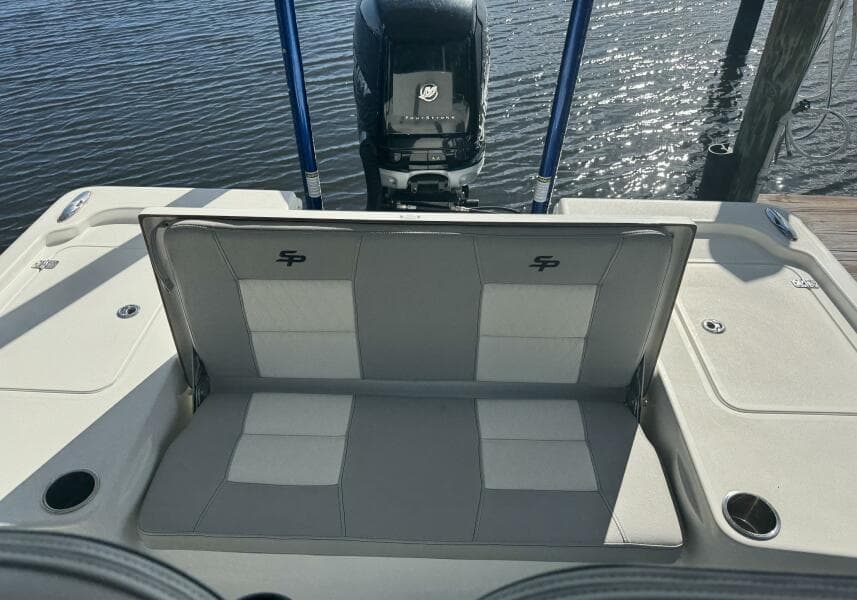24 SeaPro 2019 Aft Bench