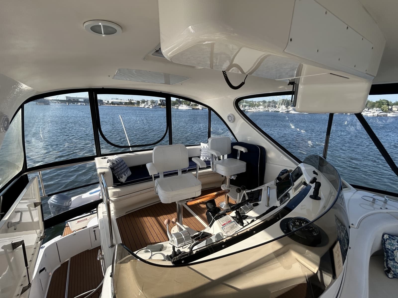 1999 Sea Ray 560 Sedan Bridge - Photo 56