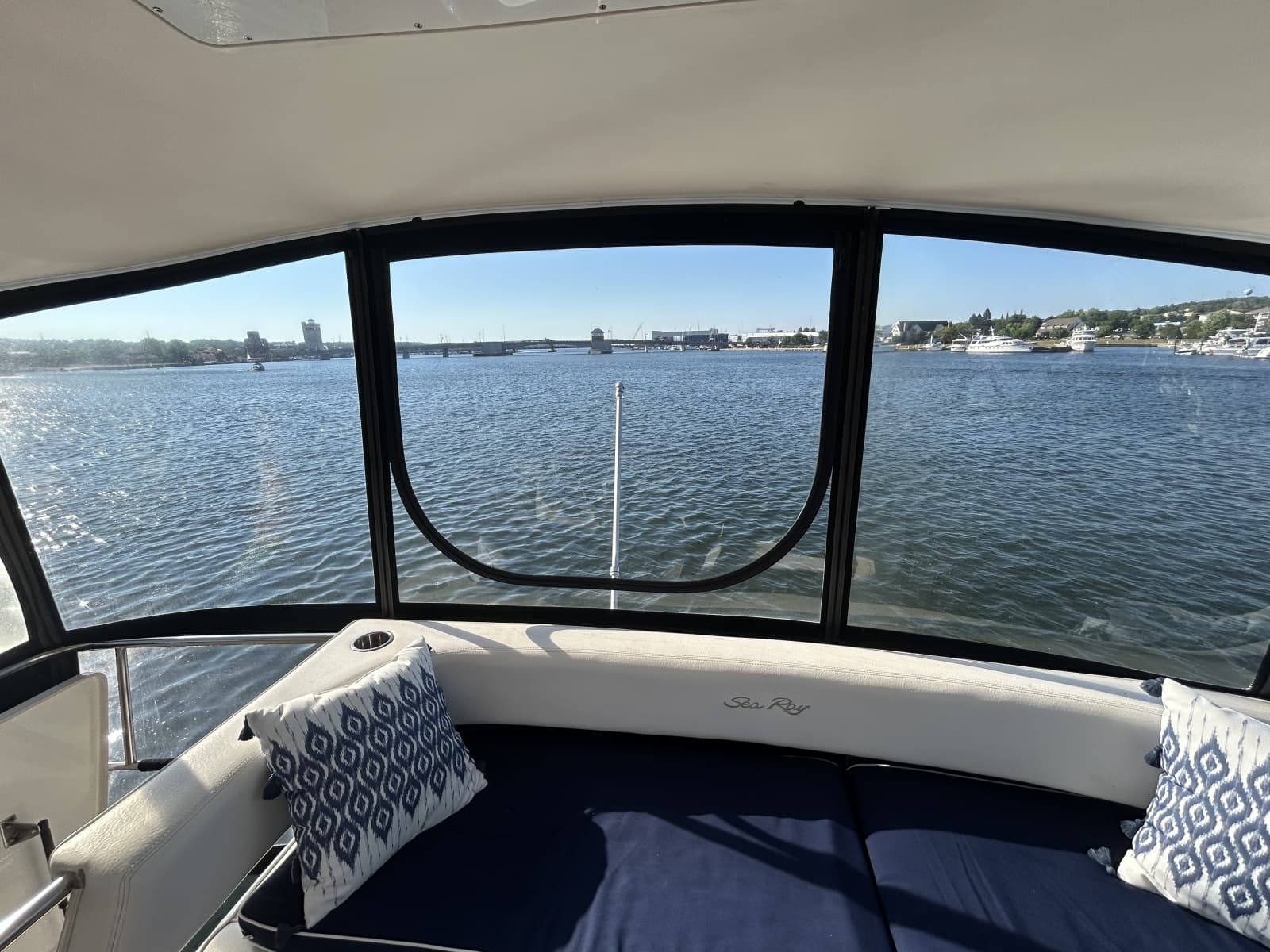 1999 Sea Ray 560 Sedan Bridge - Photo 60