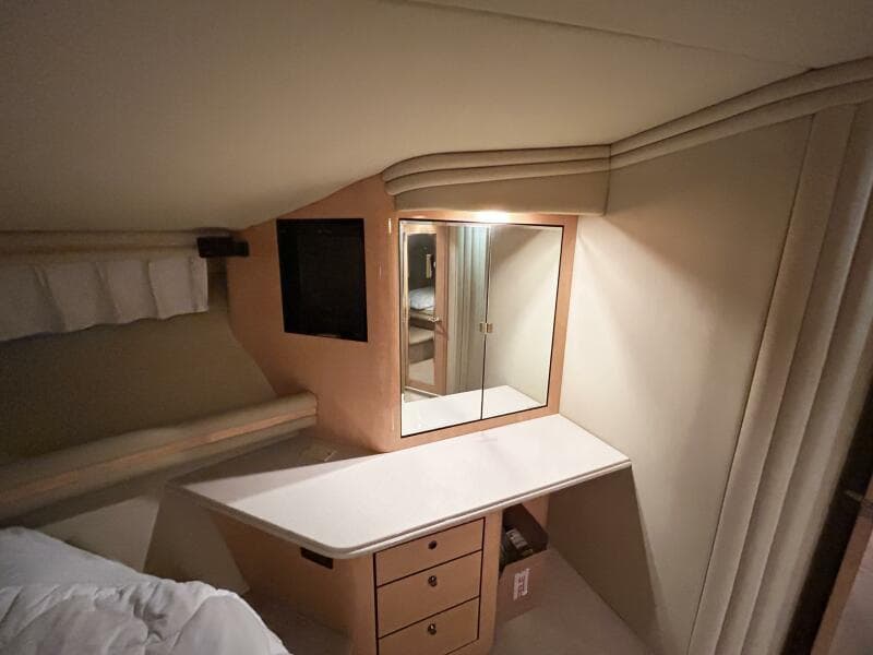 1999 Sea Ray 560 Sedan Bridge