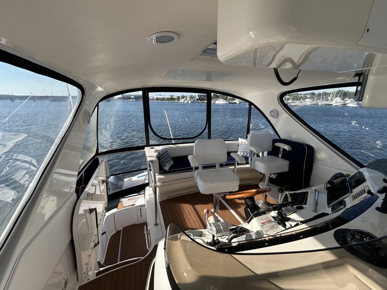 1999 Sea Ray 560 Sedan Bridge - Photo 55