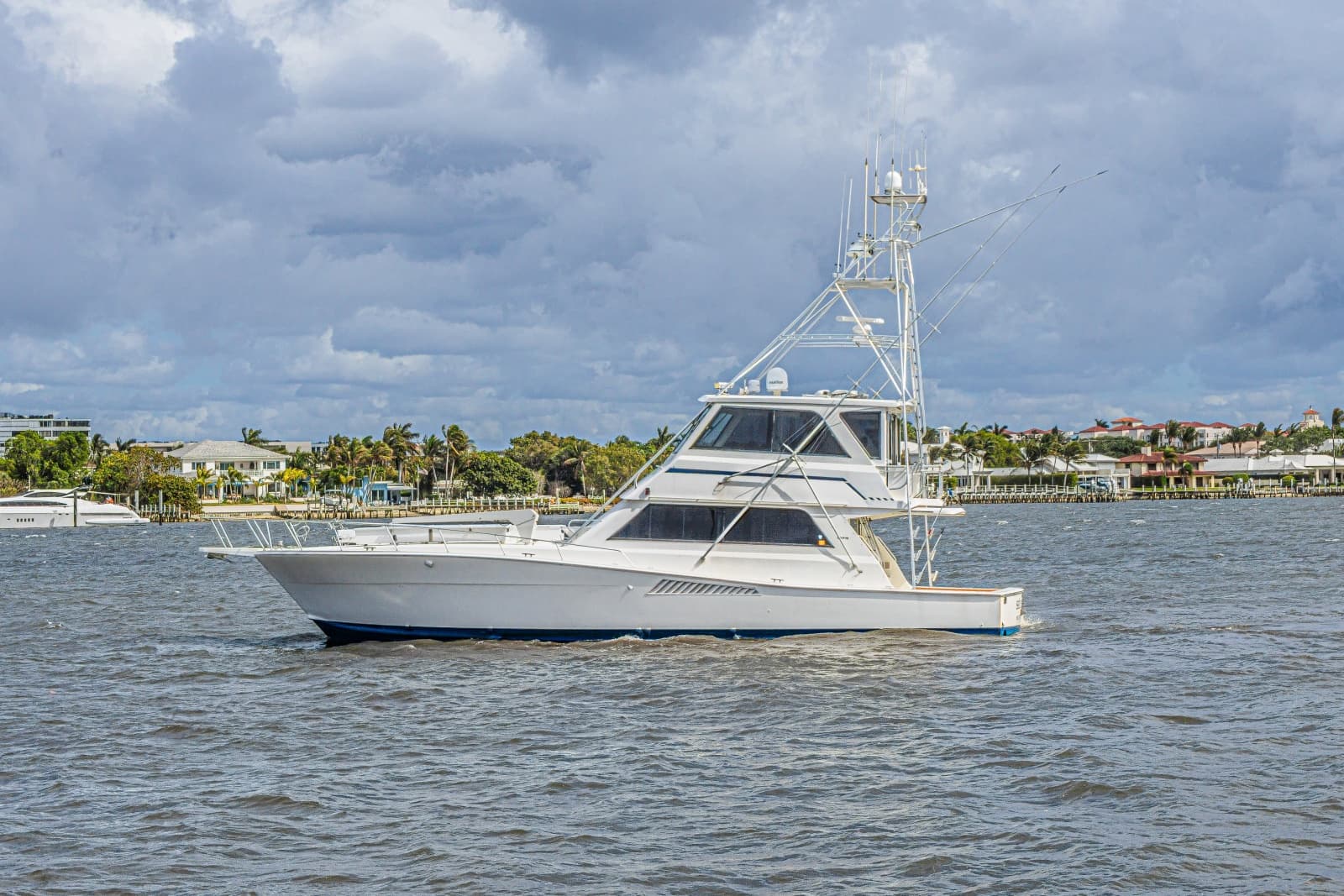 1995 Viking 58 Convertible - Photo 4