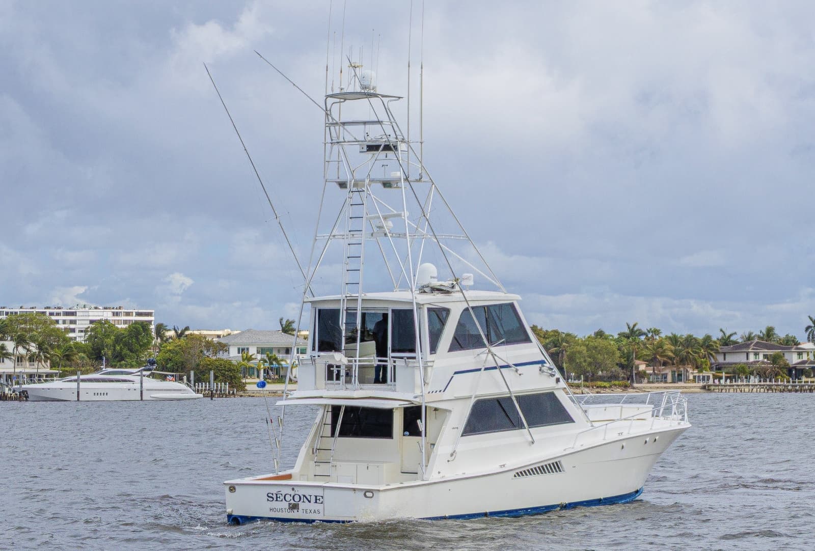 1995 Viking 58 Convertible - Photo 3