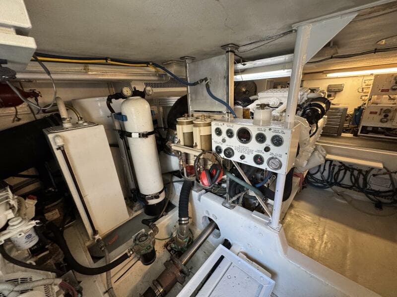 1995 Viking 58 Convertible