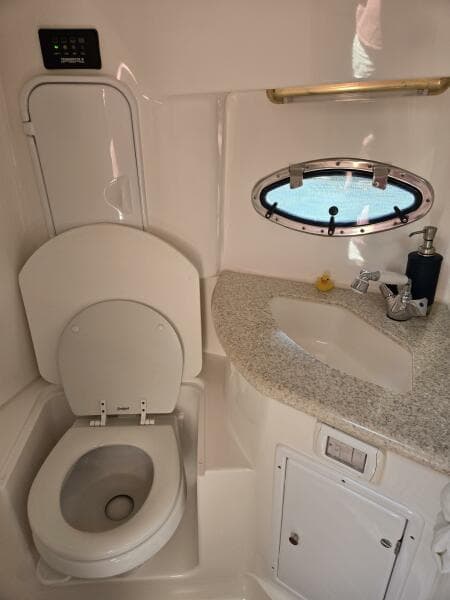 2007 Fountain 38 Express Cruiser