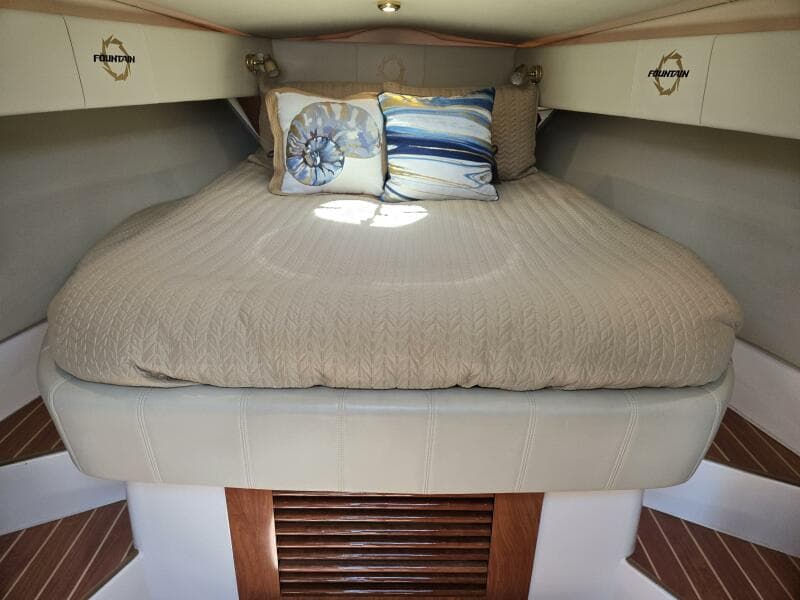 2007 Fountain 38 Express Cruiser